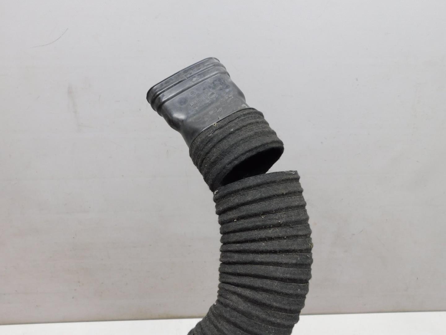 Патрубок воздушного фильтра