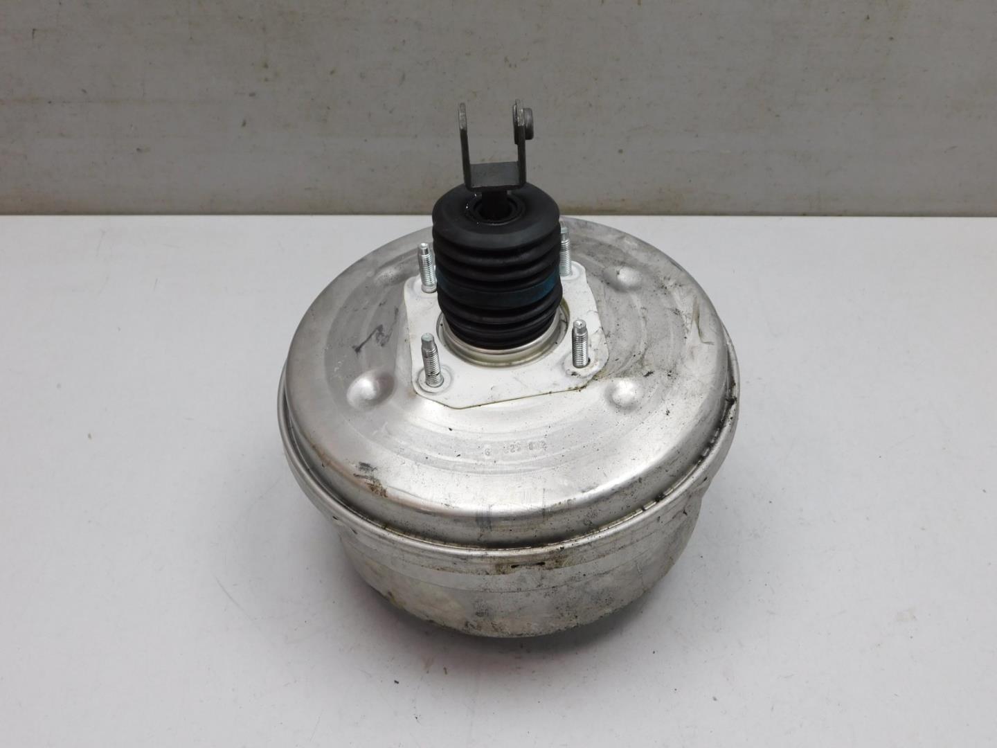 Усилитель тормозов вакуумный