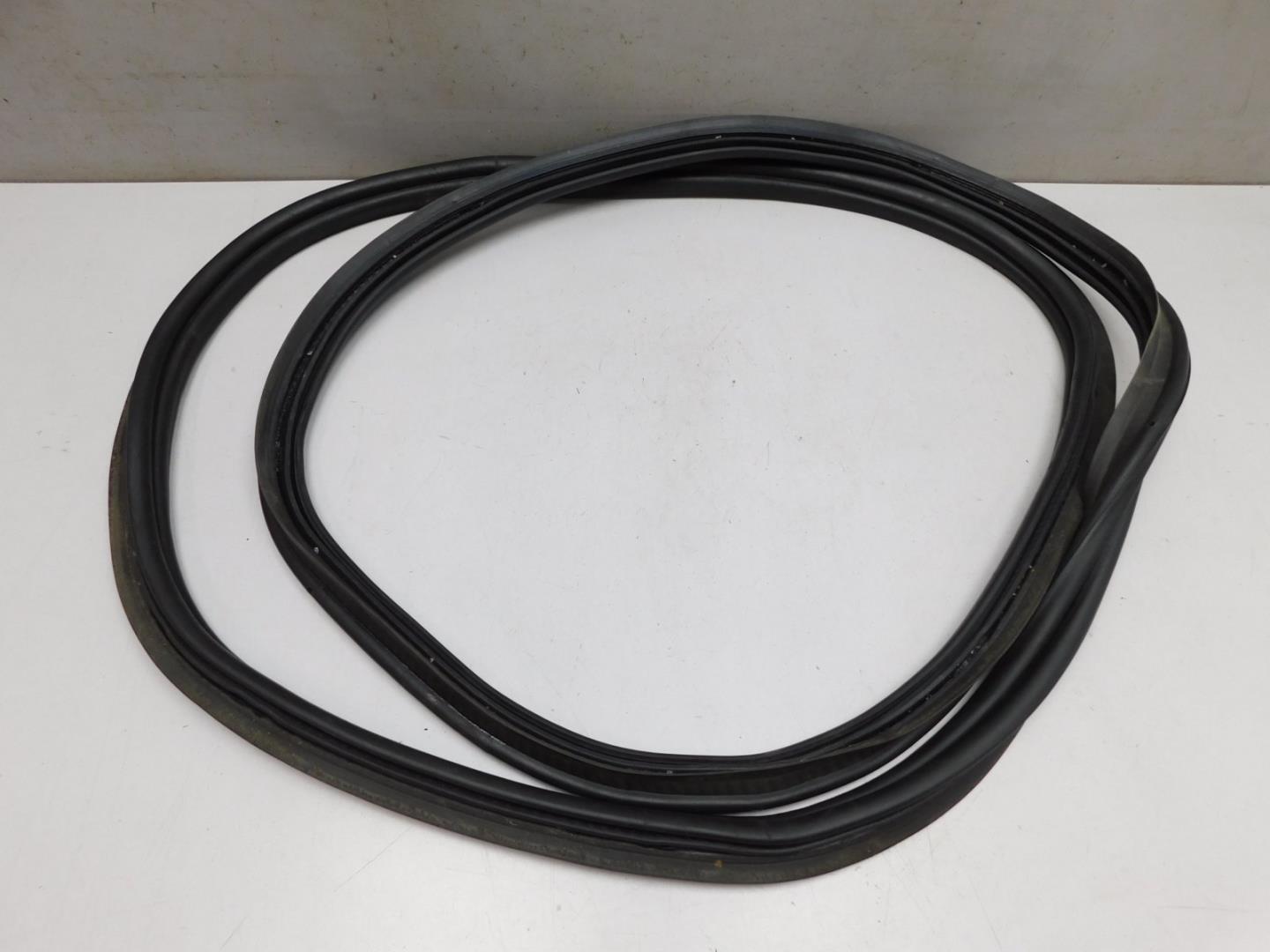 Уплотнитель двери