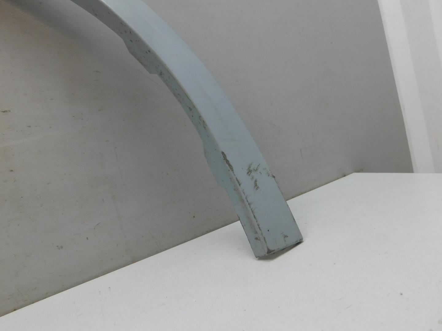 Накладка переднего крыла правого