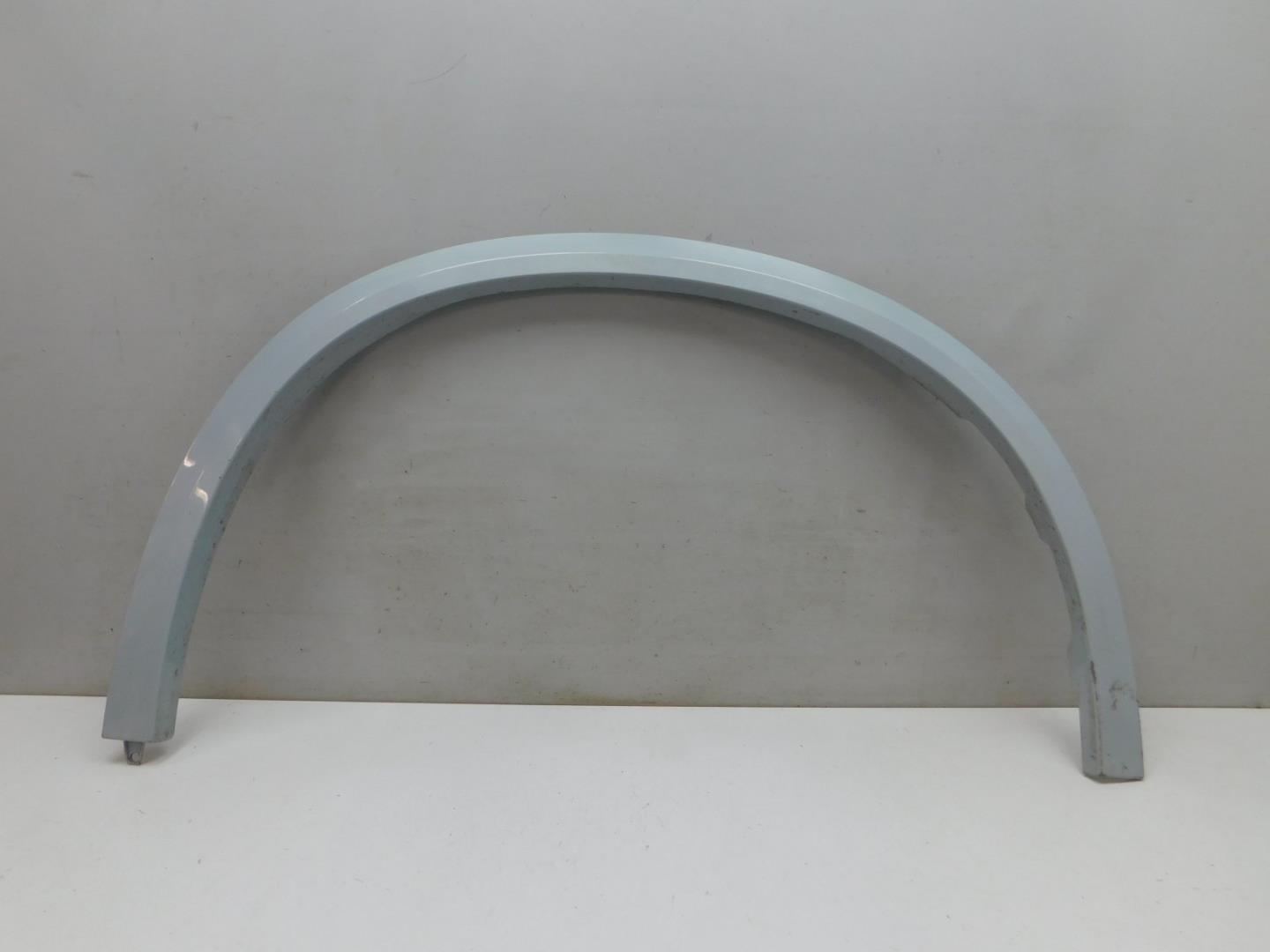 Накладка переднего крыла правого