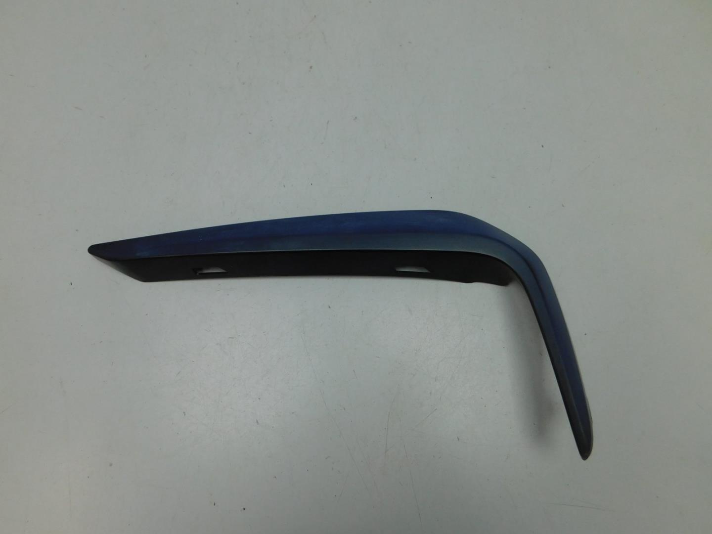 Накладка переднего бампера