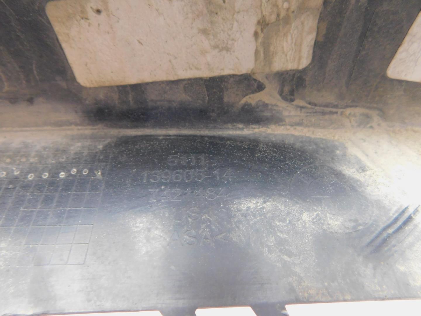 Накладка переднего бампера