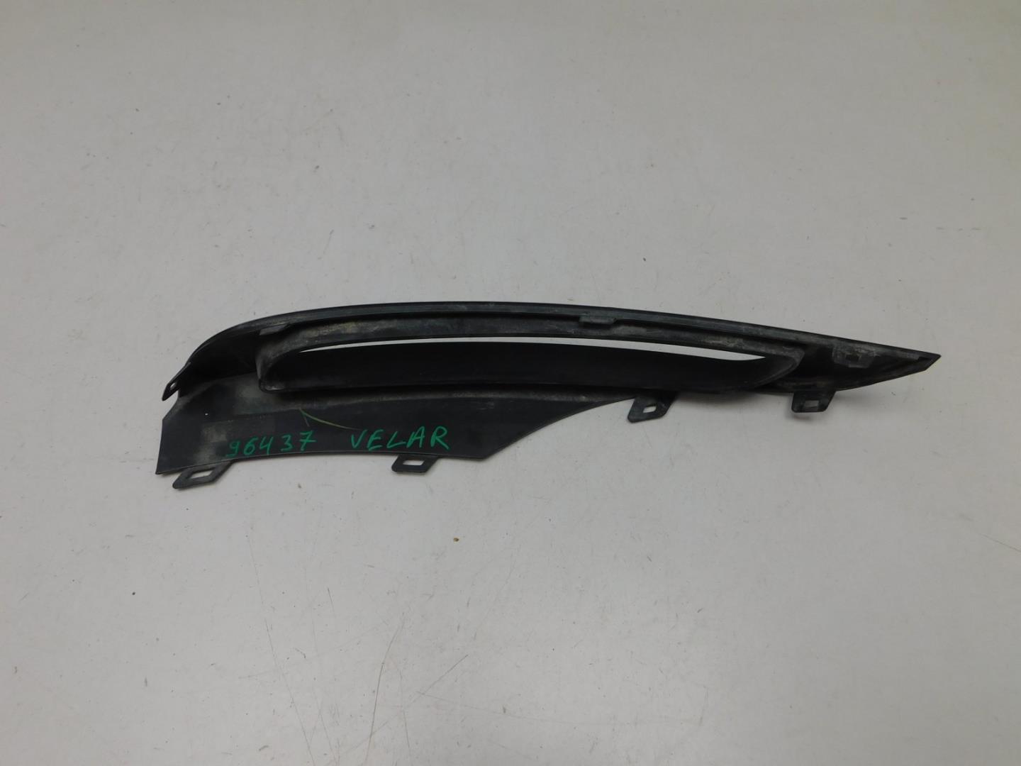 Накладка переднего бампера