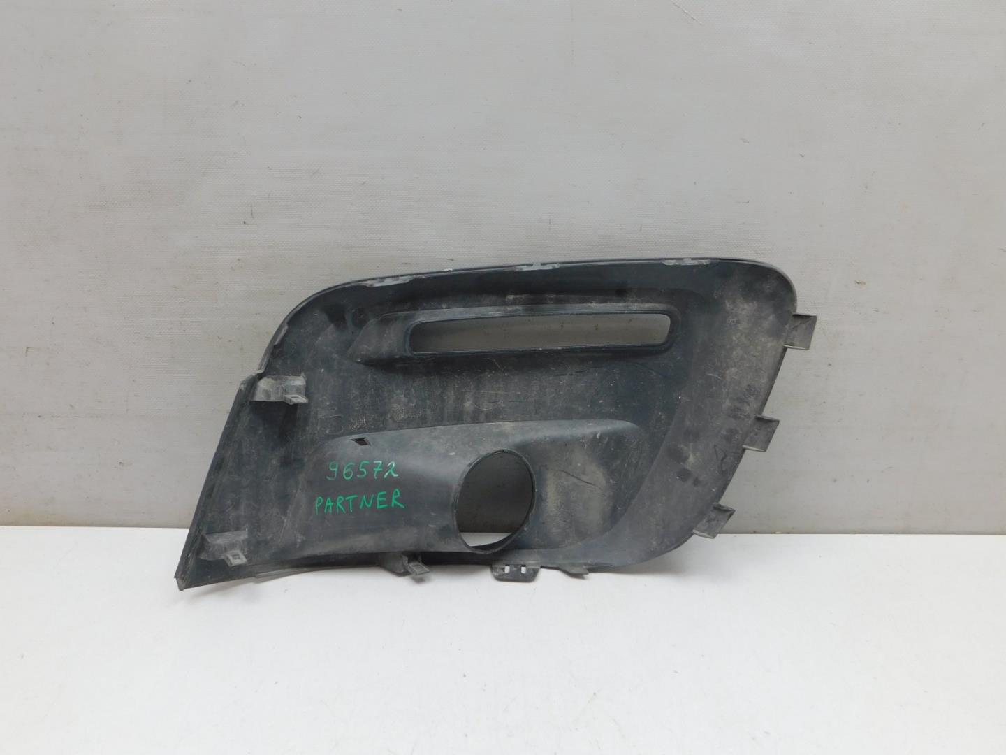 Решетка в бампер правая