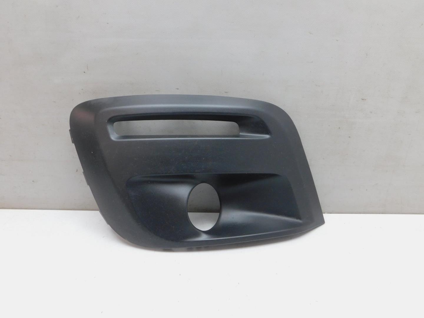 Решетка в бампер правая