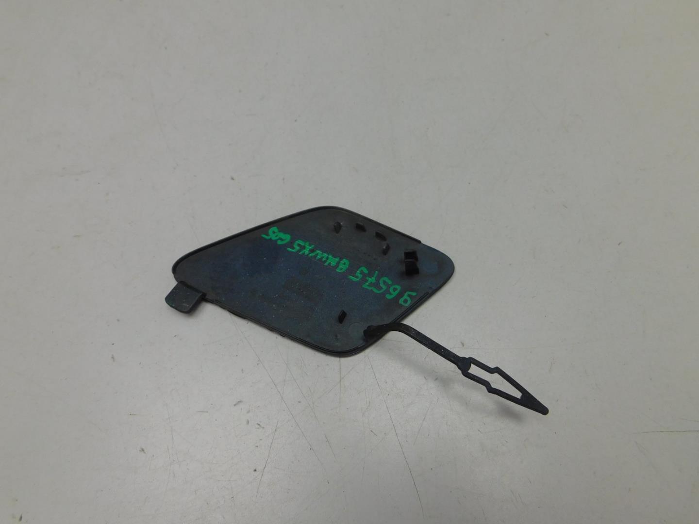 Заглушка буксировочного крюка