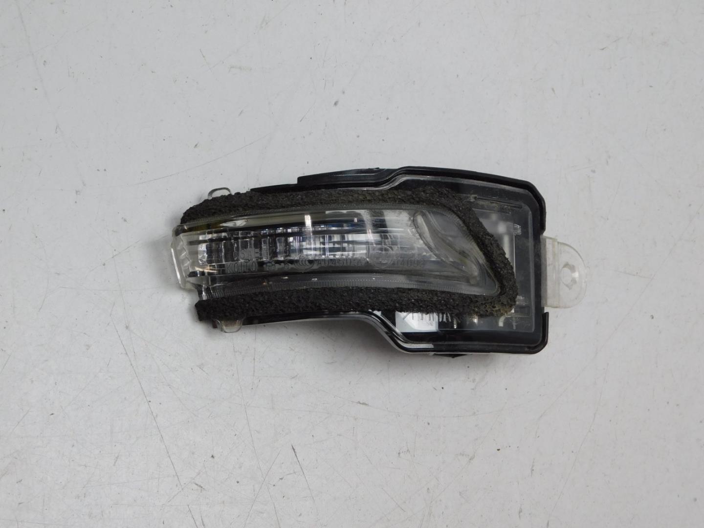 Повторитель поворота белый