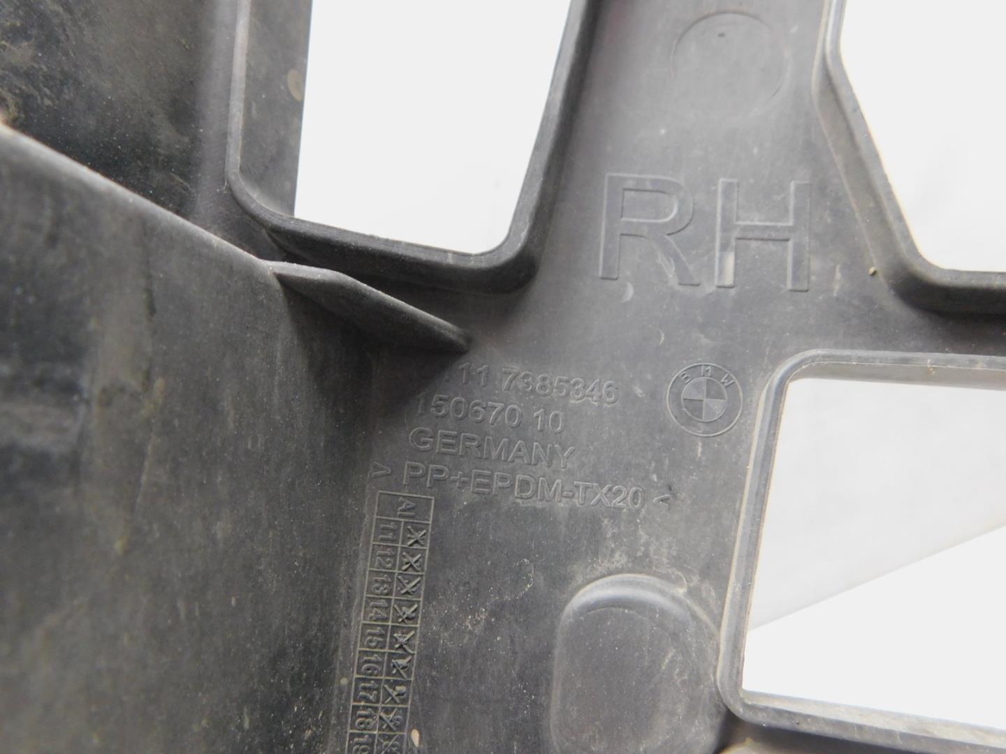 Кронштейн переднего бампера