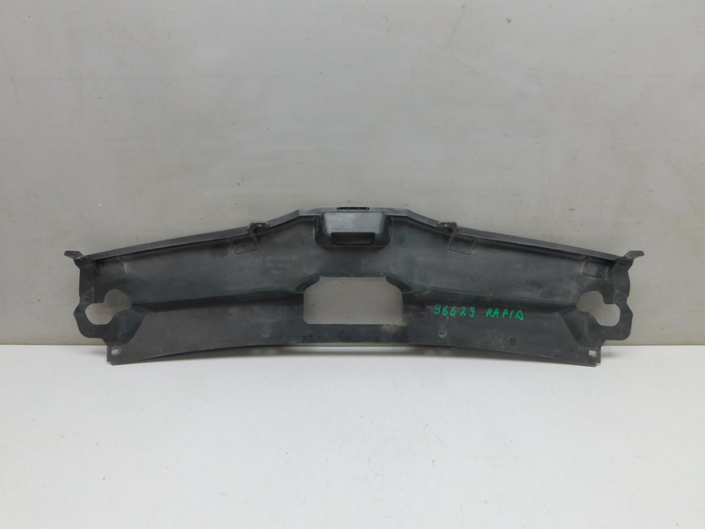 Накладка переднего бампера