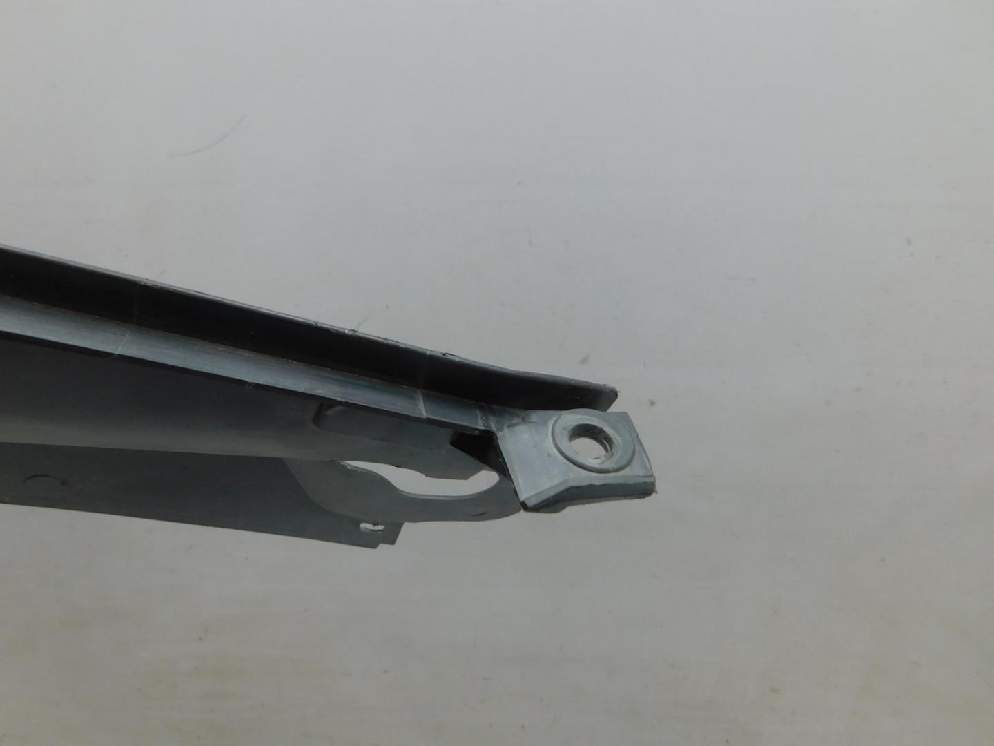 Накладка переднего бампера