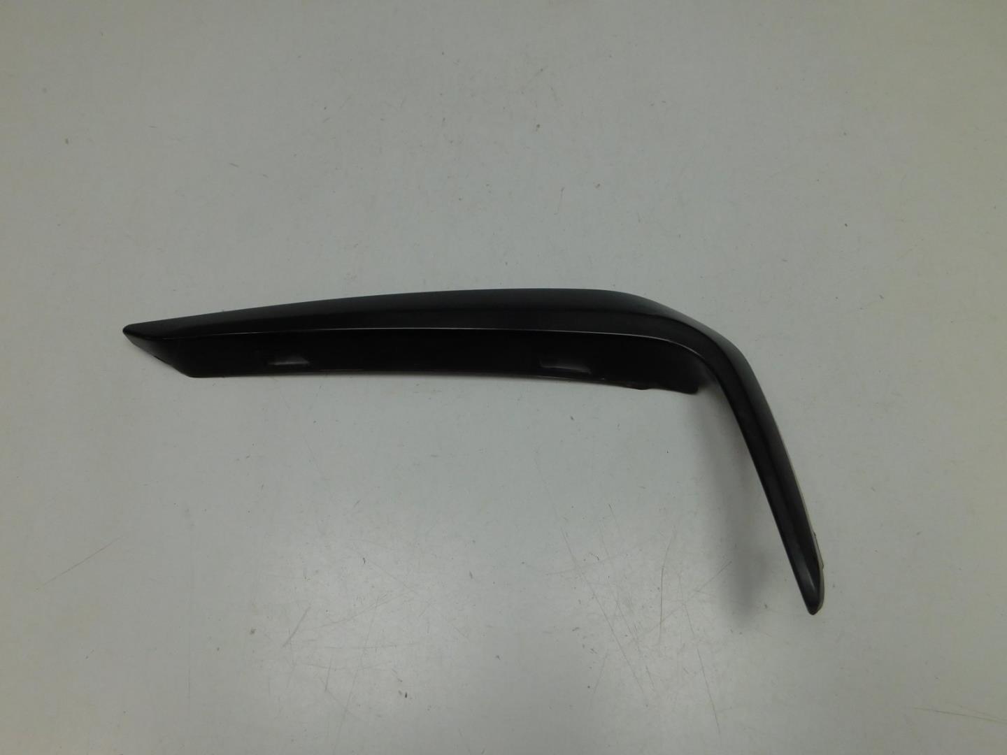 Накладка переднего бампера