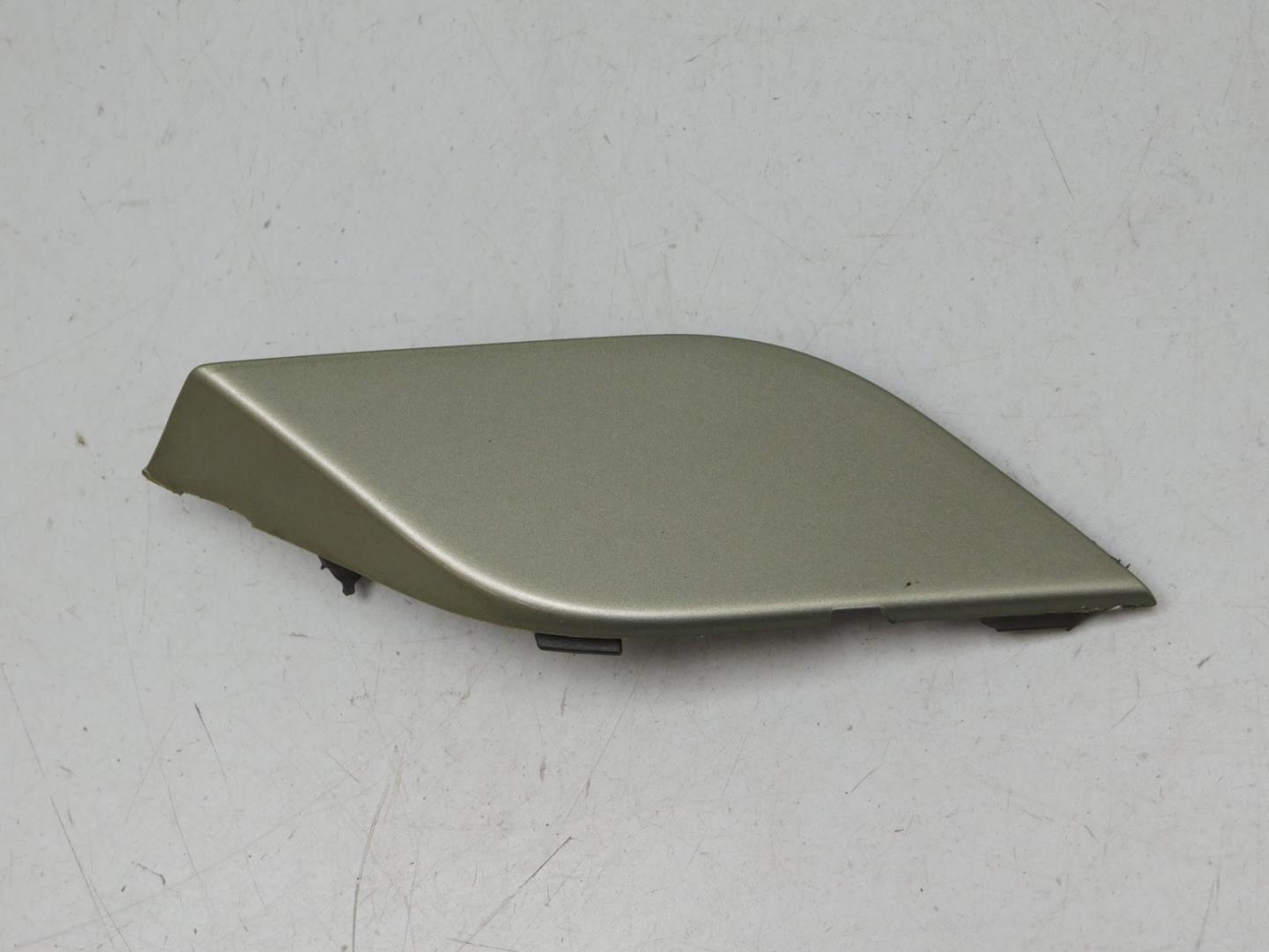 Заглушка буксировочного крюка