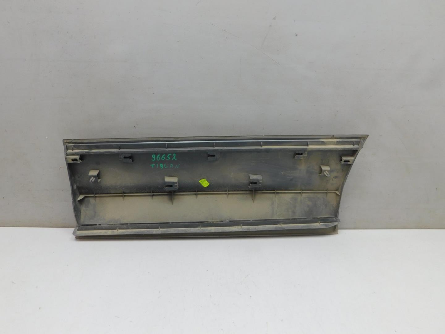 Накладка двери задней правой