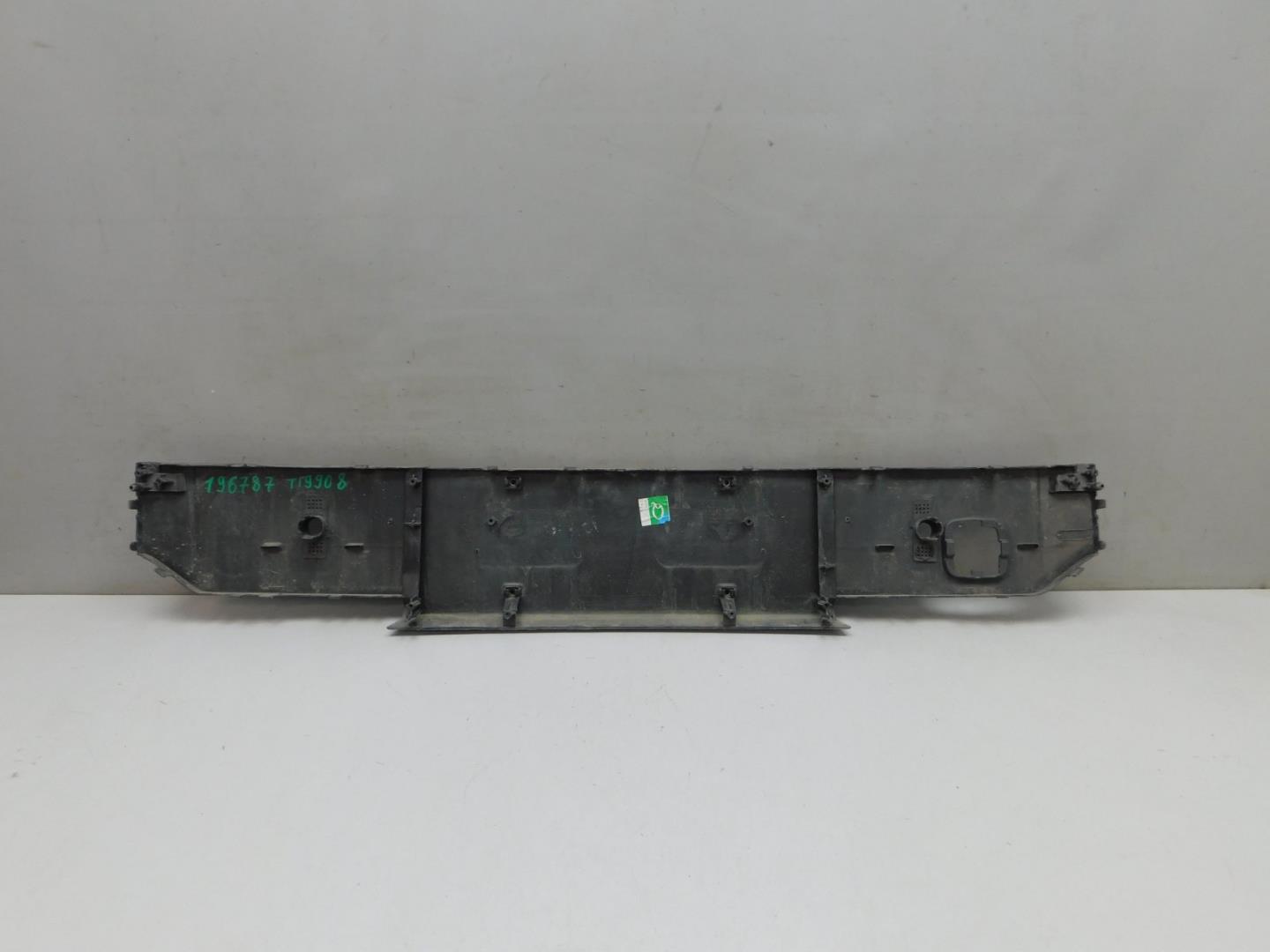 Накладка переднего бампера