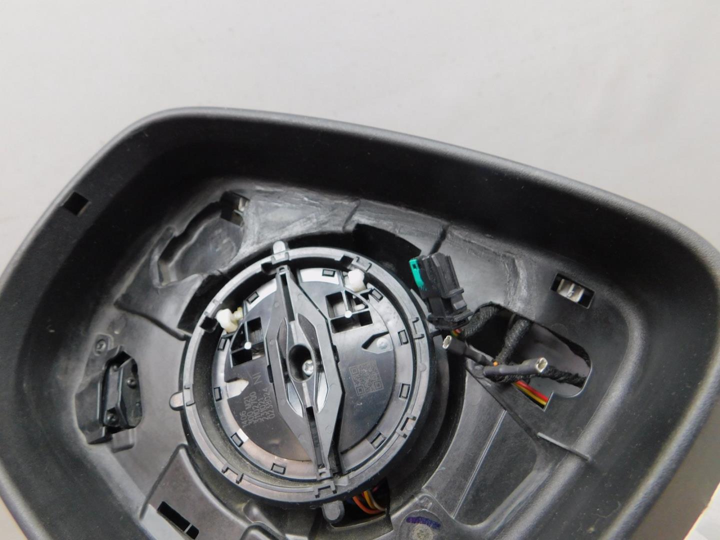 Зеркало левое электрическое