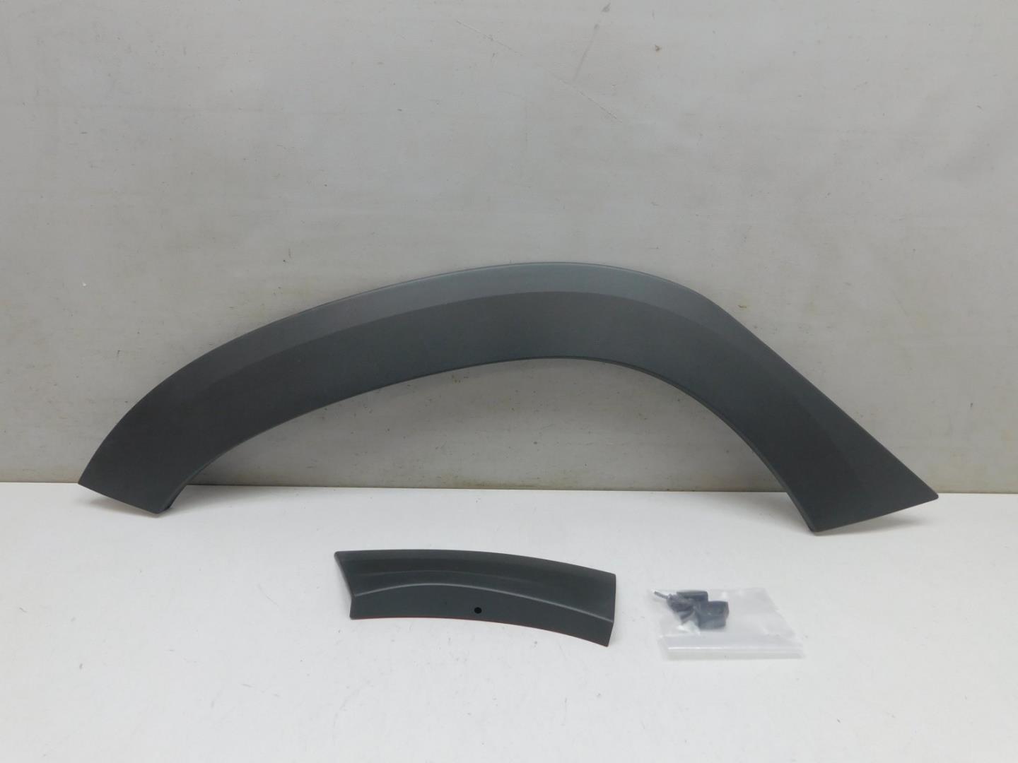 Накладка заднего крыла правого