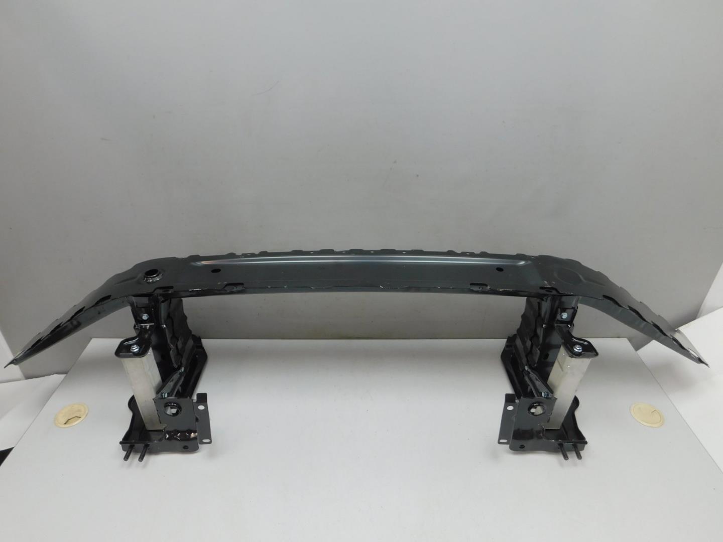 Усилитель переднего бампера