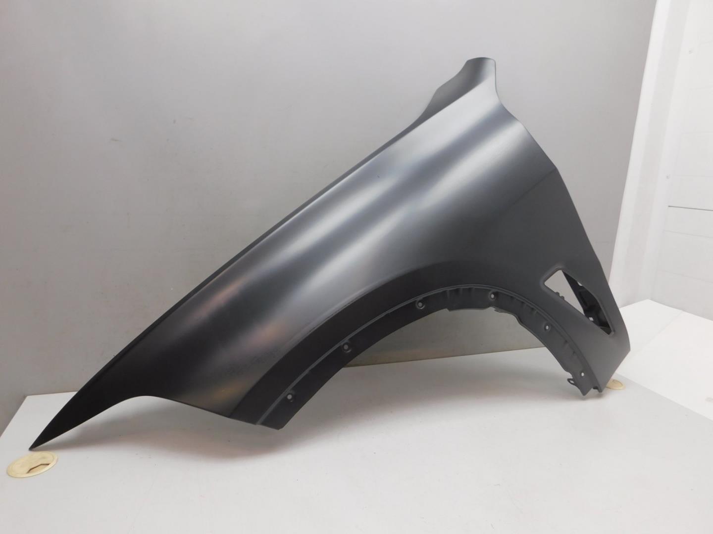 Крыло переднее левое