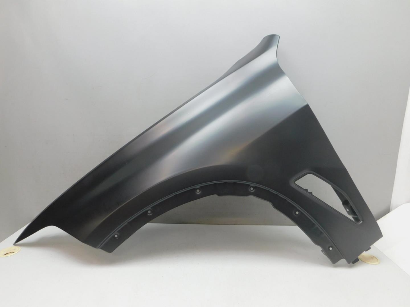 Крыло переднее левое