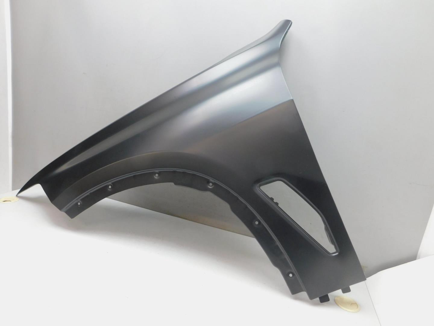 Крыло переднее левое