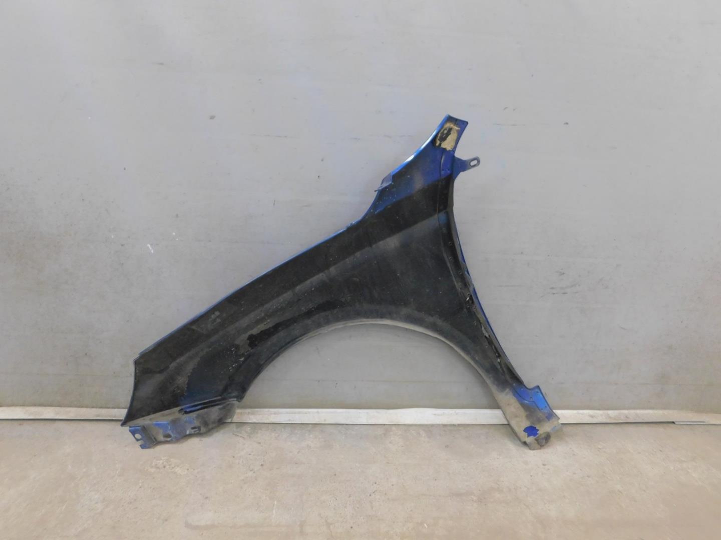 Крыло переднее правое