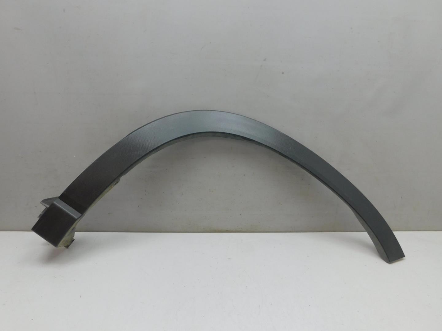 Накладка переднего крыла правого