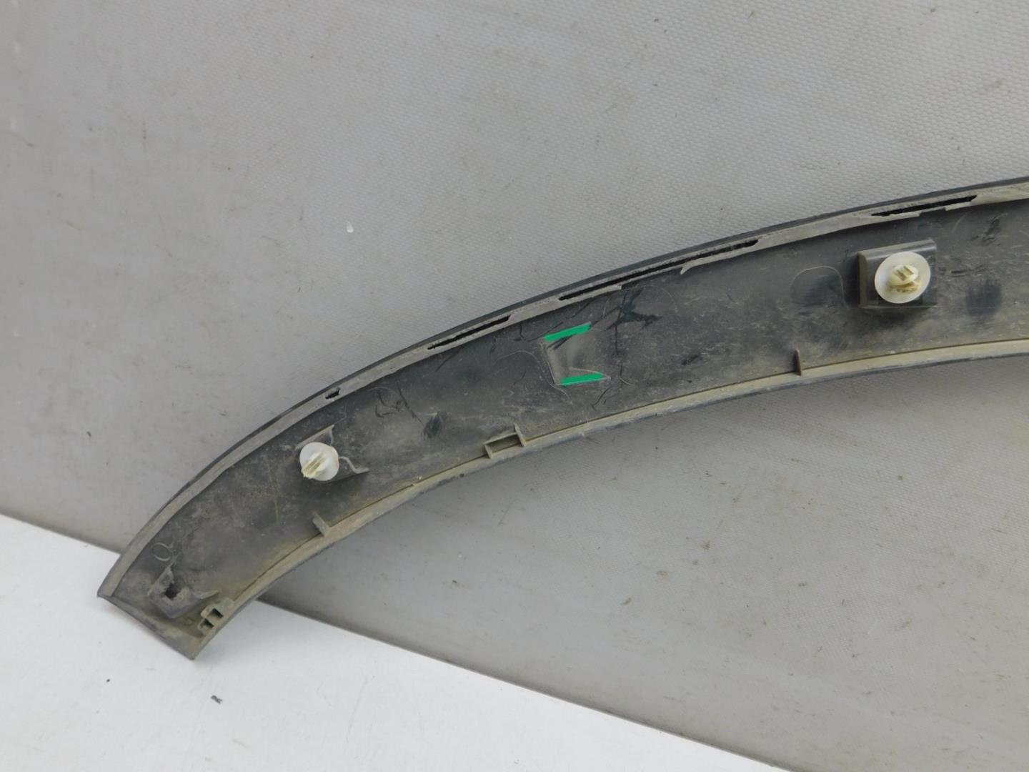 Накладка переднего крыла правого