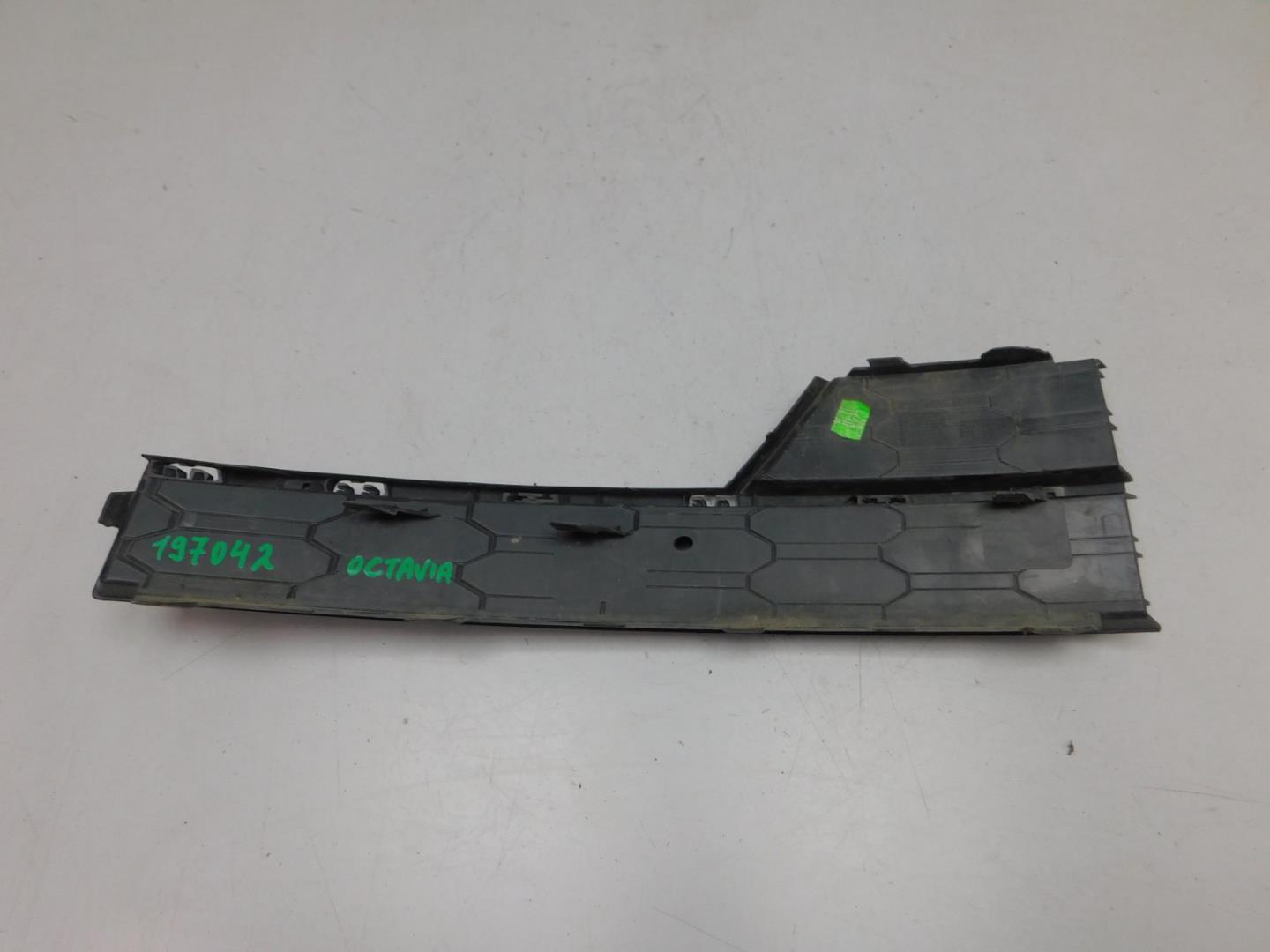 Решетка в бампер левая