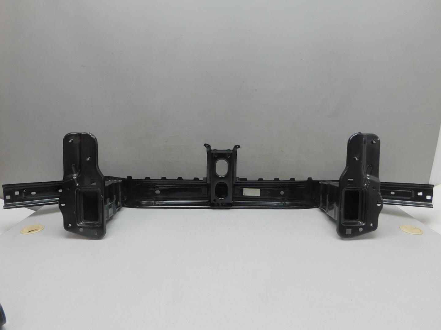 Усилитель переднего бампера