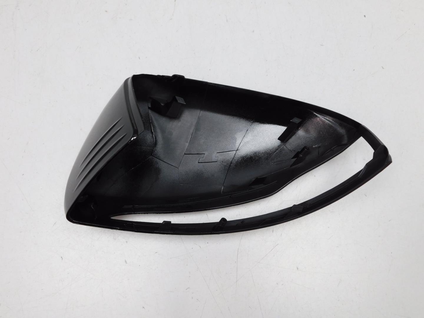 Накладка зеркала правого