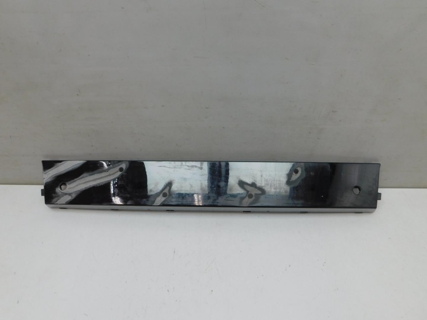 Накладка переднего бампера