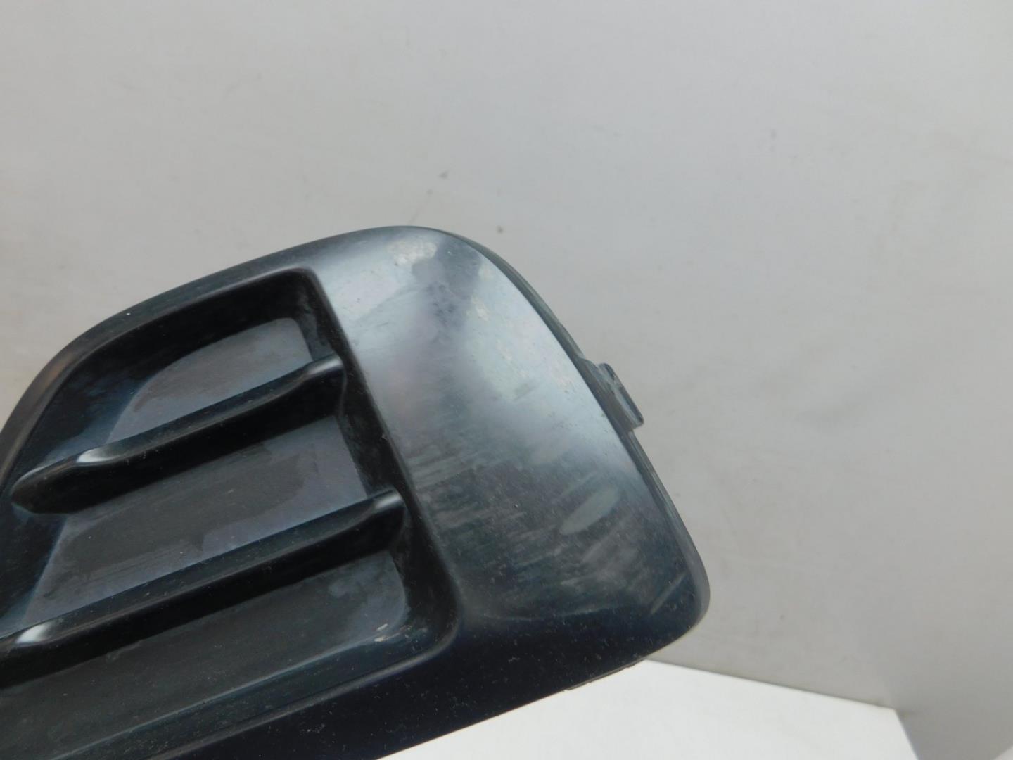 Решетка в бампер левая