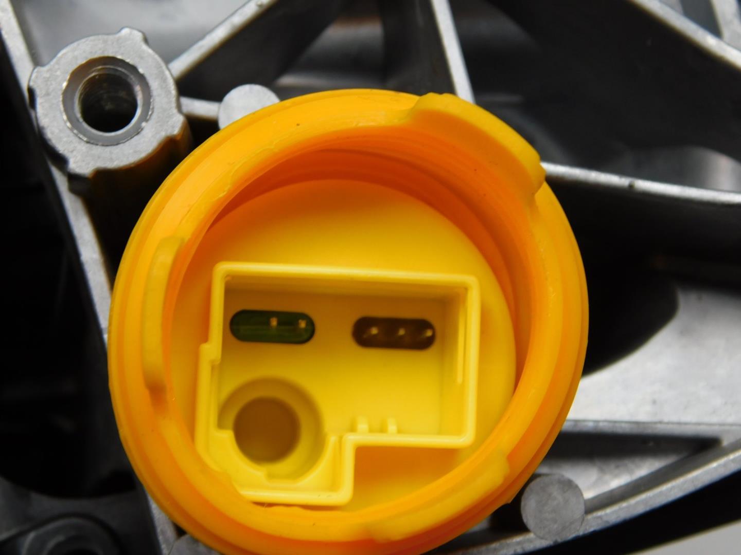 Зеркало левое электрическое