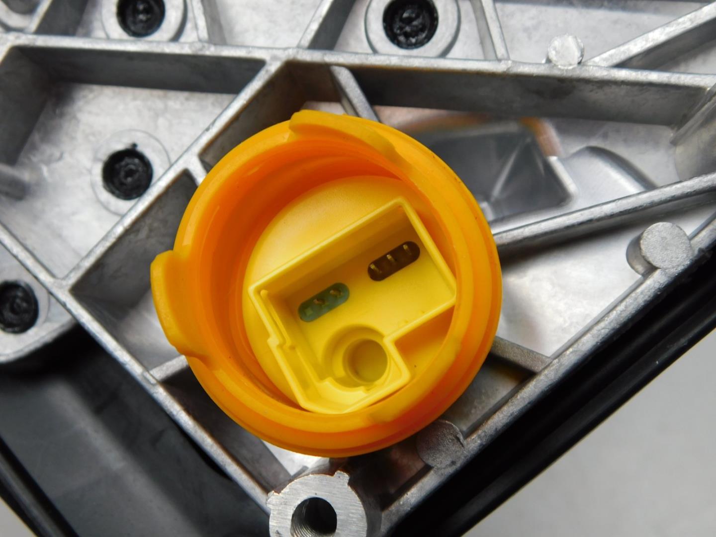 Зеркало левое электрическое