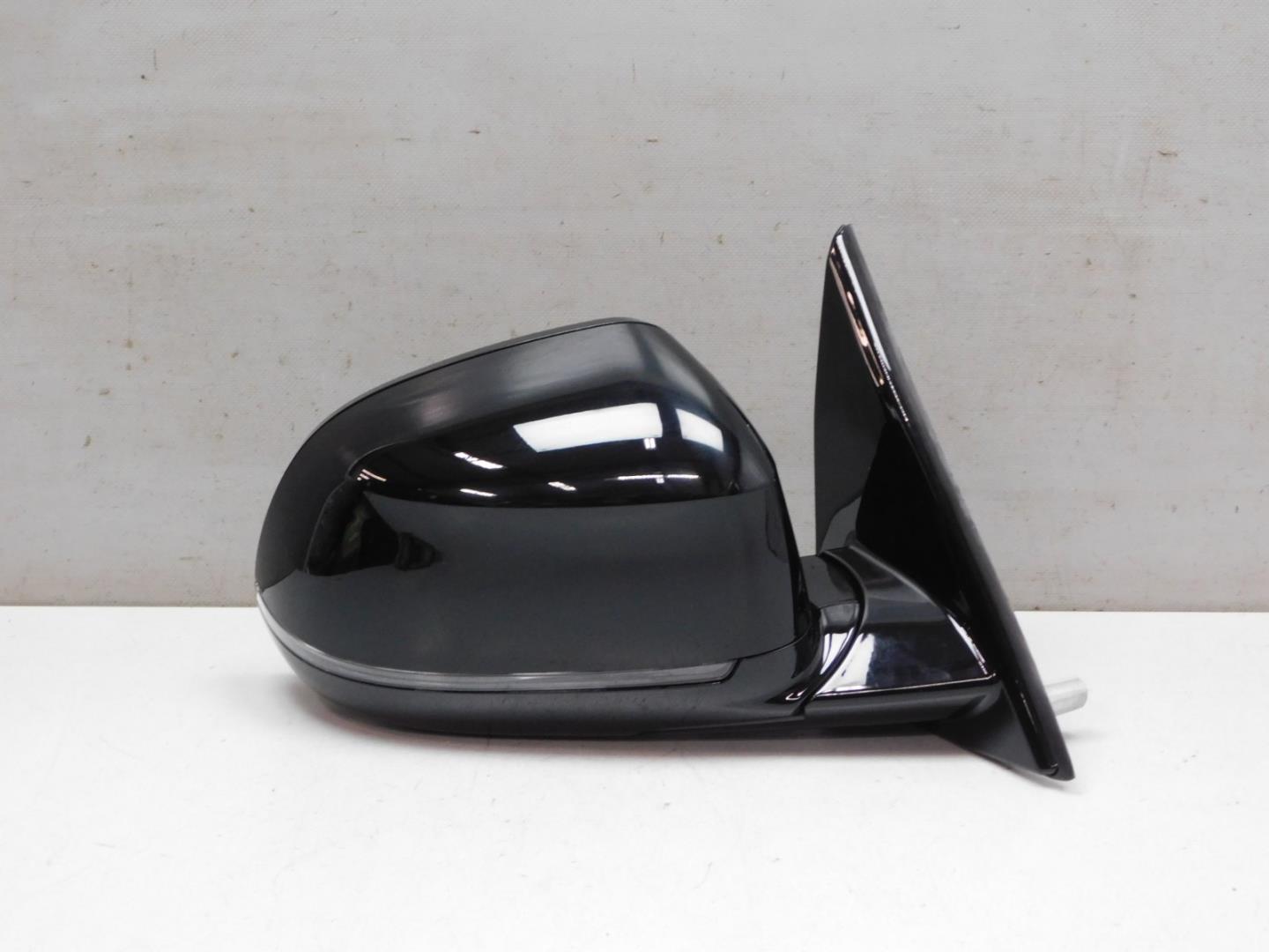 Зеркало правое электрическое