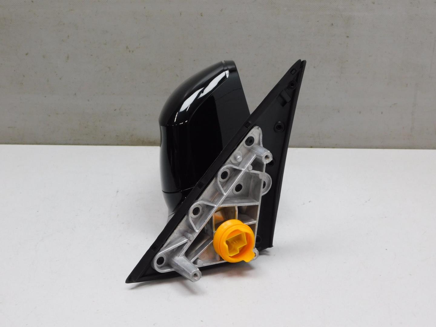 Зеркало правое электрическое