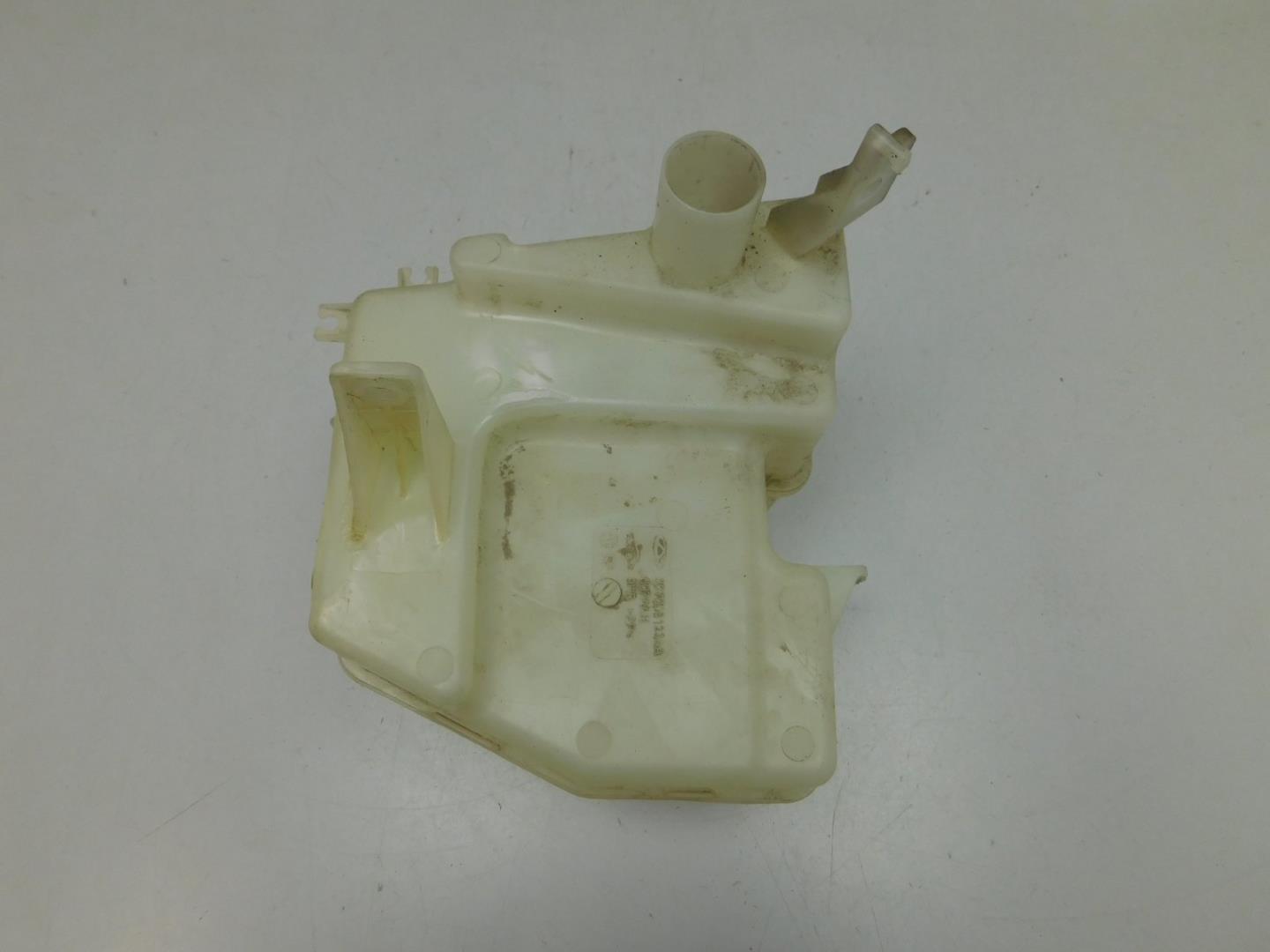 Бачок омывателя лобового стекла