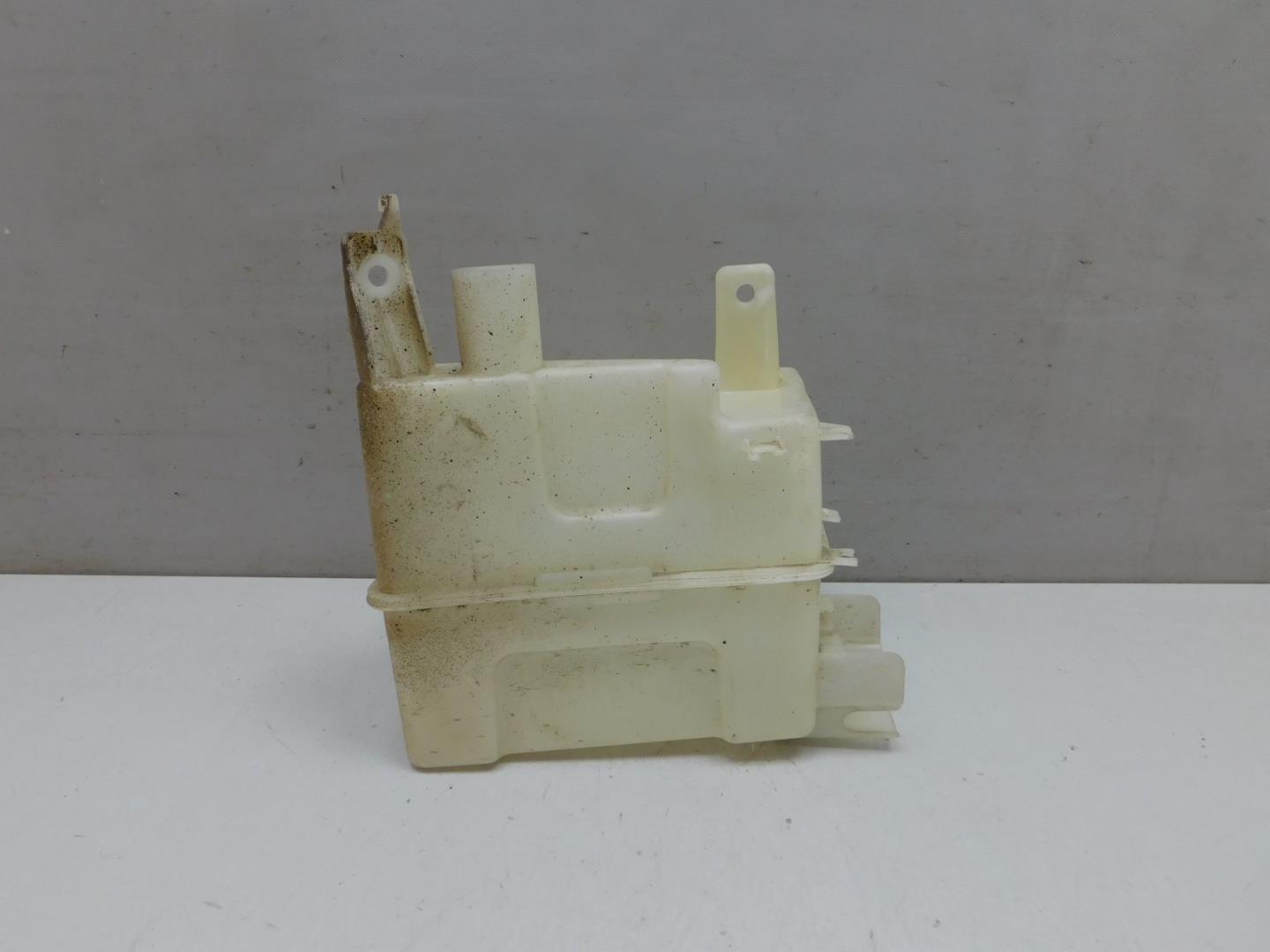 Бачок омывателя лобового стекла