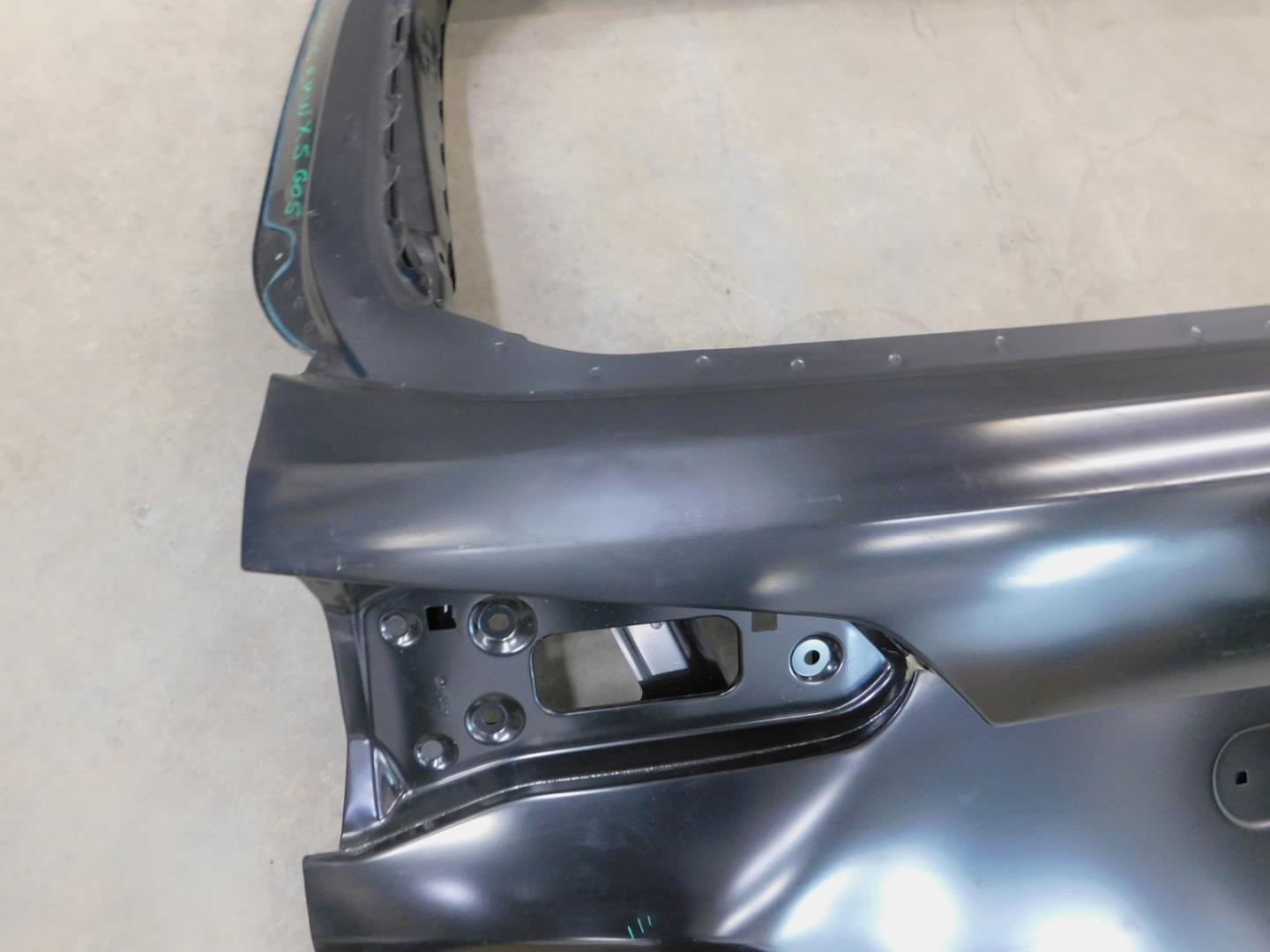 Дверь багажника