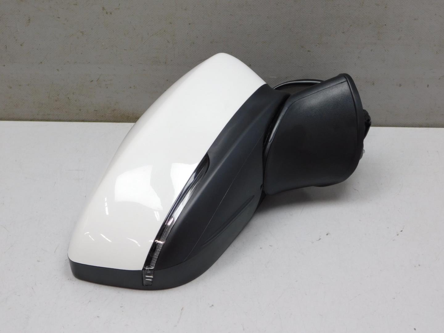 Зеркало правое электрическое