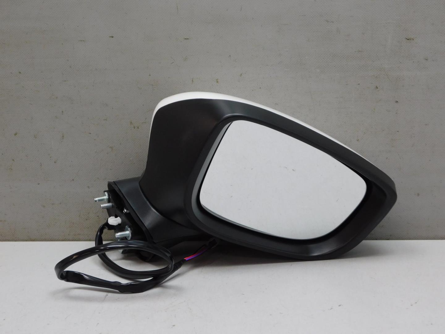 Зеркало правое электрическое