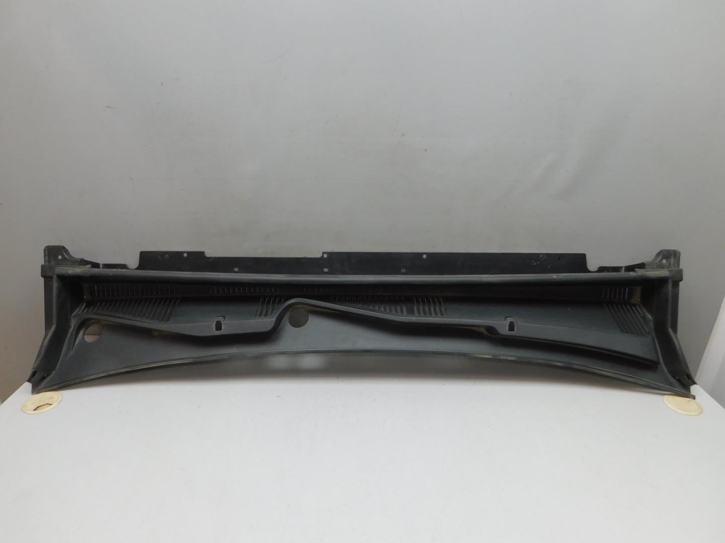 Решетка стеклоочистителей (Жабо)