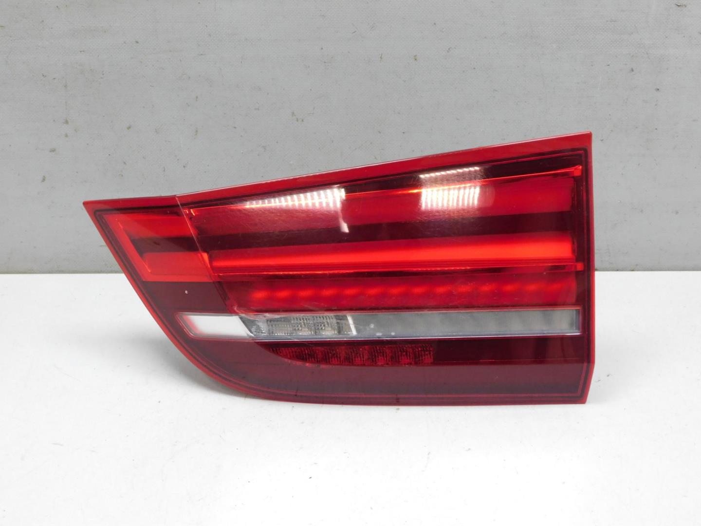 Фонарь задний внутренний правый