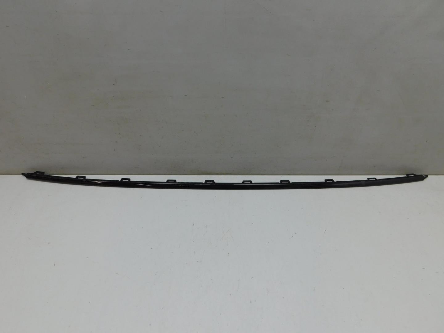 Молдинг заднего бампера