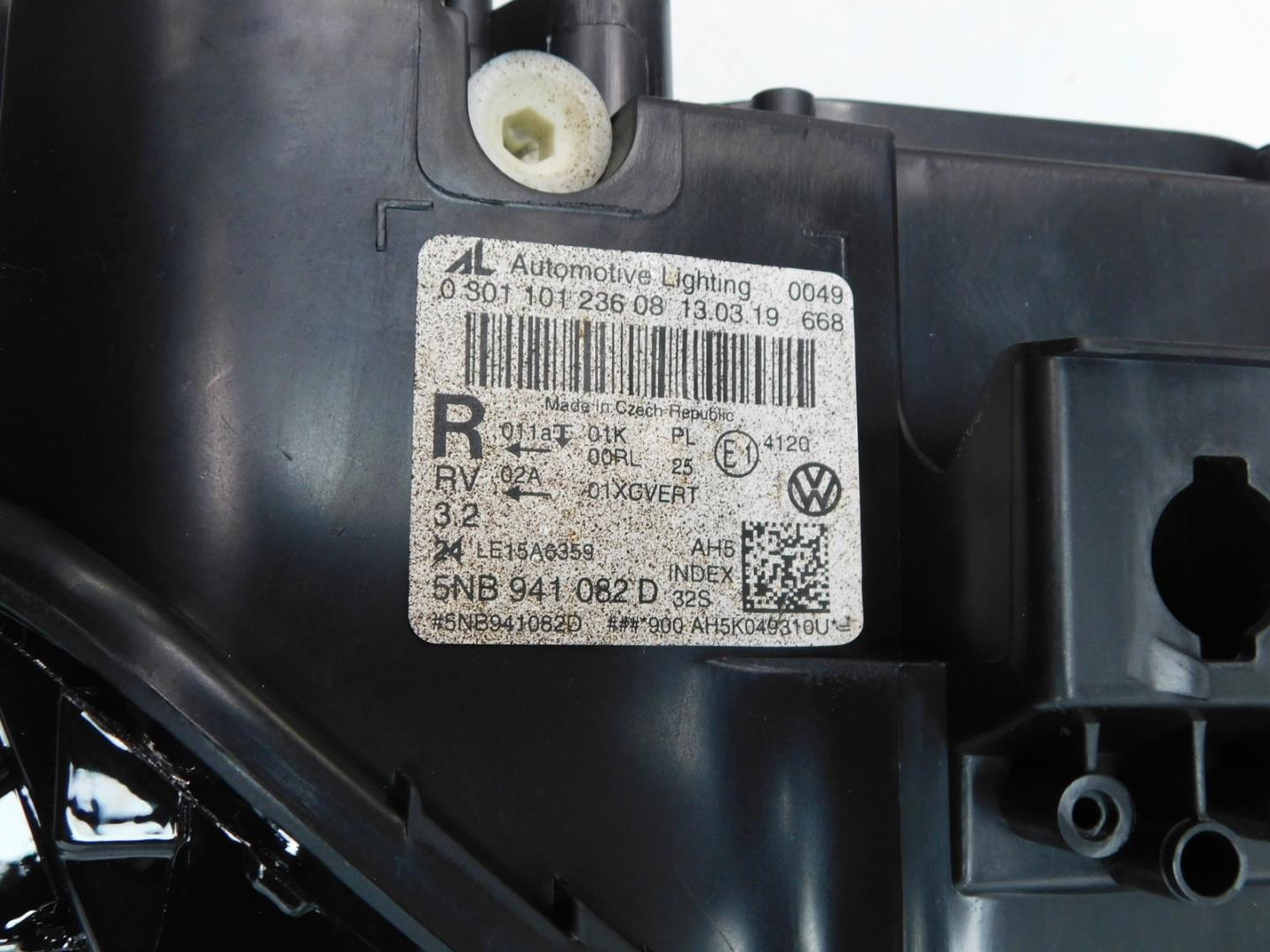 Фара правая