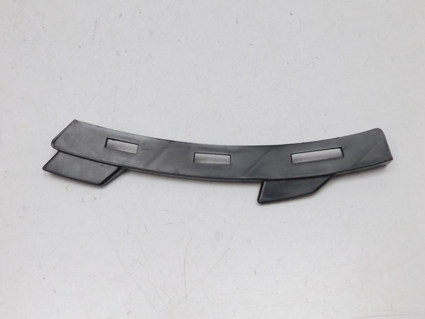 Кронштейн переднего бампера