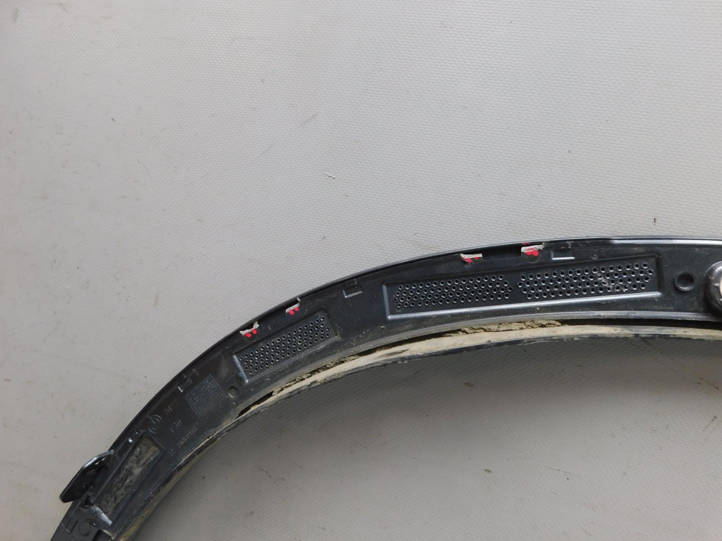 Накладка переднего крыла правого