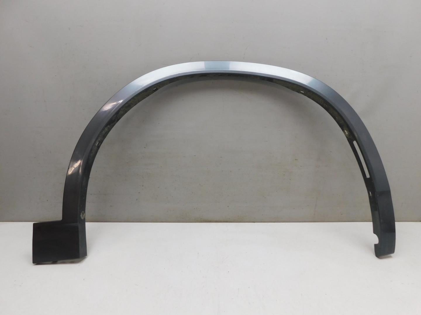 Накладка переднего крыла правого