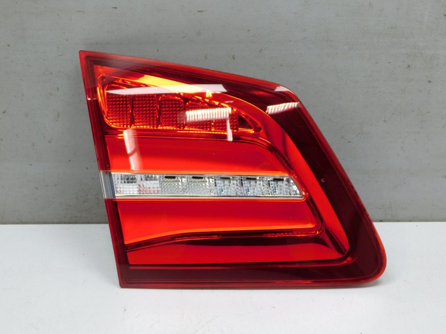 Фонарь задний внутренний левый